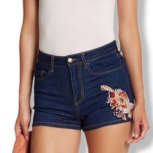 ABOUND Embroidered Floral Hummingbird Denim Shorts